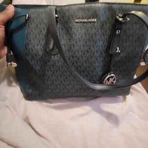 Michael kors tote